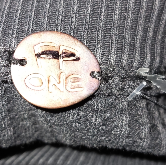 Free People One thermal top. NWT.  Charcoal gray. Size xs or small. - Picture 4 of 16